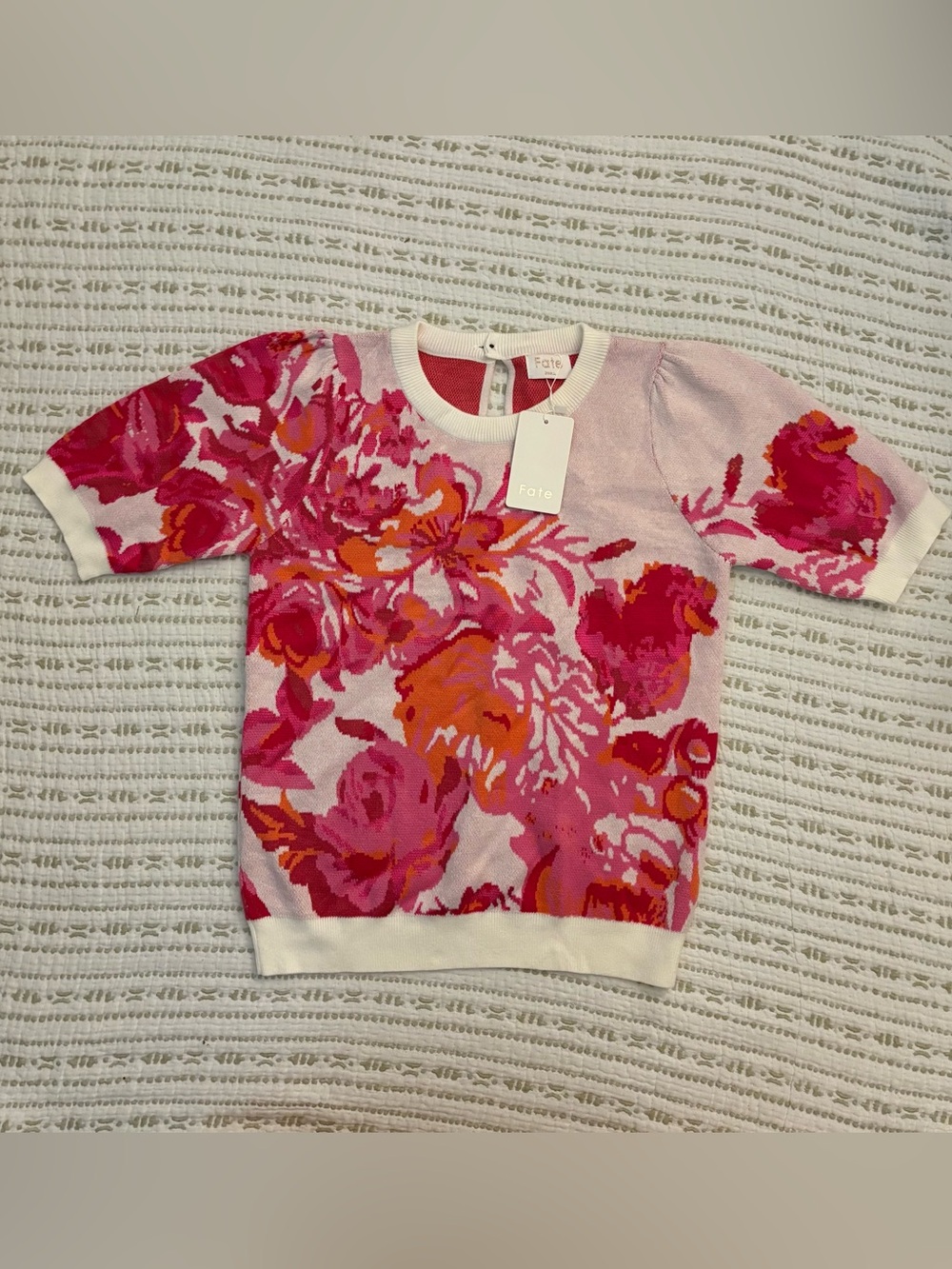 Fate: Love For You Cream White Floral Short Sleeve Sweater Size Small